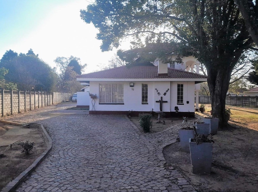 To Let 3 Bedroom Property for Rent in Vaalpark Free State